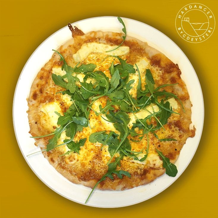 Pizza med steikeost og ruccola